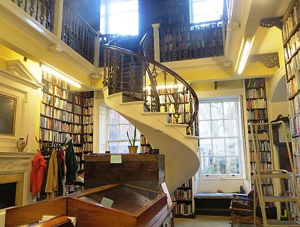 Bromley House Library